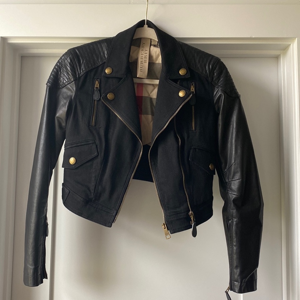 XS authentic Burberry leather jacket. In pristine condition!